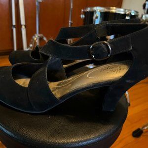 Dexflex Comfort Macie Cross Strap Pump Size 13